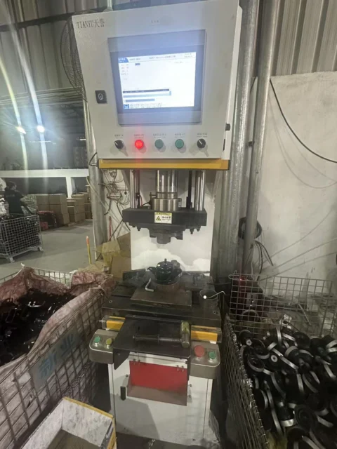 XINUN engine mount assembly equipment